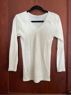 SAMAR Cream Lace-Trim V-Neck Long Sleeve Tee